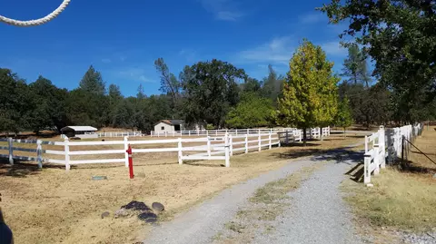 13980 Prado Ln, Redding, CA 96003 photo 1