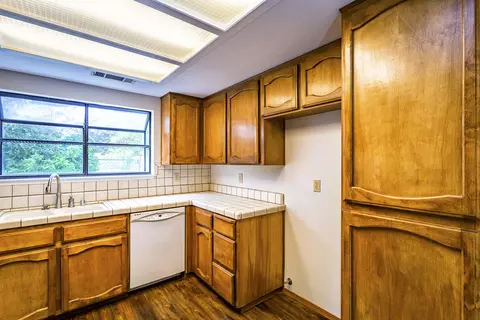 11557 Norton Ln, Redding, CA 96003 photo 10