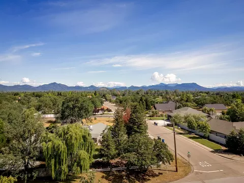 11557 Norton Ln, Redding, CA 96003 photo 40