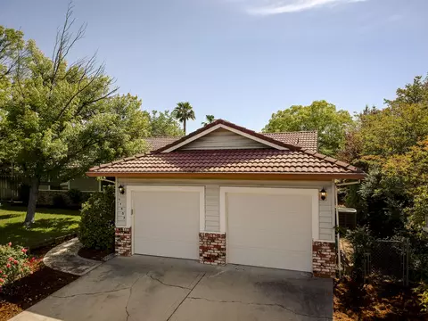 11557 Norton Ln, Redding, CA 96003 photo 5