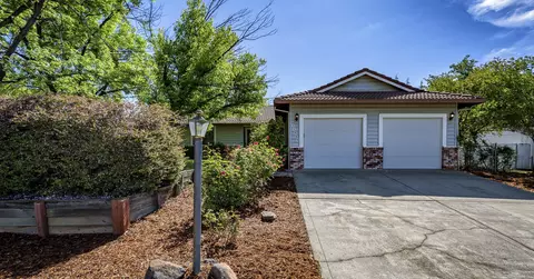 11557 Norton Ln, Redding, CA 96003 photo 1