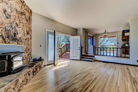 8809 Valley View Rd, Redding, CA 96001 photo 3