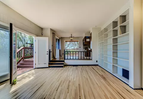 8809 Valley View Rd, Redding, CA 96001 photo 2