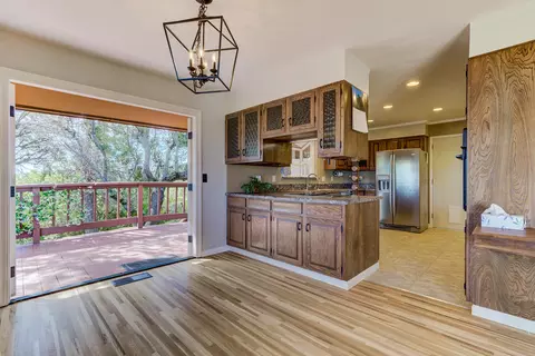 8809 Valley View Rd, Redding, CA 96001 photo 11