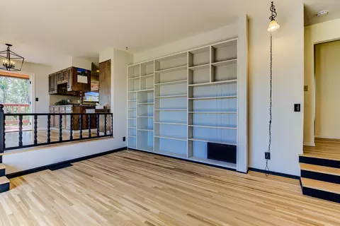 8809 Valley View Rd, Redding, CA 96001 photo 4