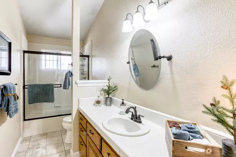 2125 Cumberland Dr, Redding, CA 96001 photo 21