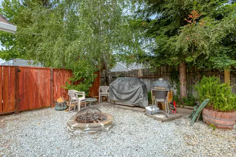 2125 Cumberland Dr, Redding, CA 96001 photo 32