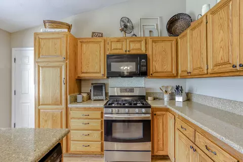 2125 Cumberland Dr, Redding, CA 96001 photo 13