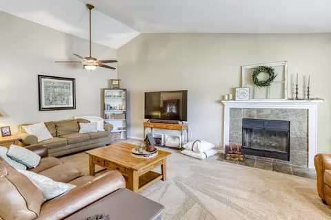 2125 Cumberland Dr, Redding, CA 96001 photo 9