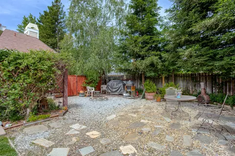 2125 Cumberland Dr, Redding, CA 96001 photo 24