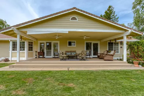 2125 Cumberland Dr, Redding, CA 96001 photo 3