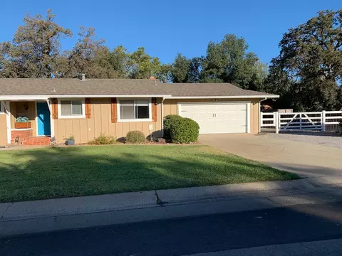 6843 Riata Dr, Redding, CA 96002 photo 3