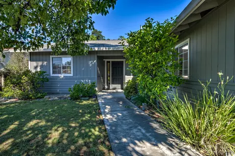1762 Almaden Dr, Redding, CA 96001 photo 1