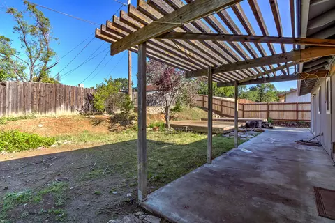 1762 Almaden Dr, Redding, CA 96001 photo 18
