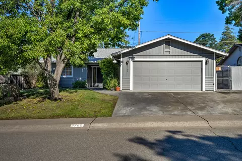 1762 Almaden Dr, Redding, CA 96001 photo 2
