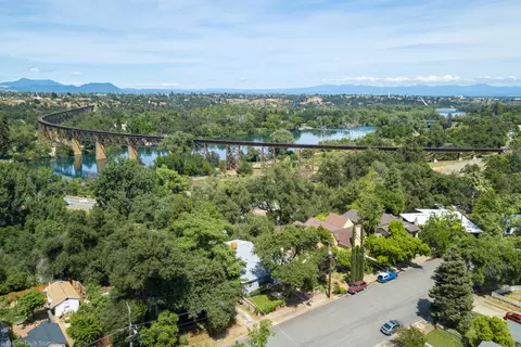 845 Lakeview Dr, Redding, CA 96001 photo 24