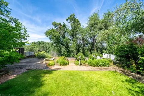 845 Lakeview Dr, Redding, CA 96001 photo 18