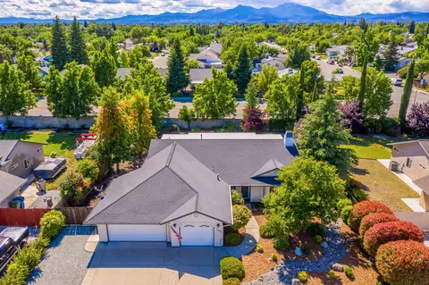 3924 Bristol Dr, Redding, CA 96002 photo 19