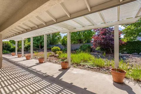 3924 Bristol Dr, Redding, CA 96002 photo 16