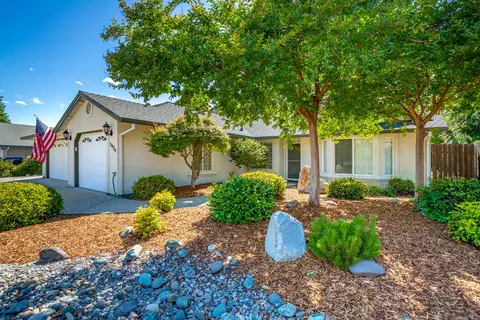 3924 Bristol Dr, Redding, CA 96002 photo 3