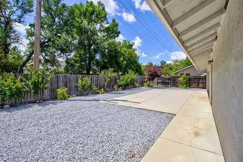 2867 Newbury Ln, Redding, CA 96002 photo 26