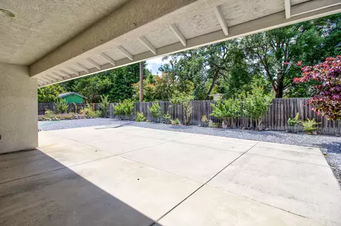 2867 Newbury Ln, Redding, CA 96002 photo 27