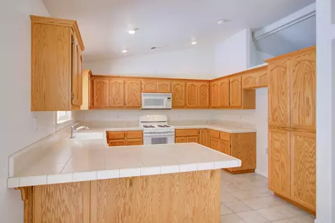 2867 Newbury Ln, Redding, CA 96002 photo 9