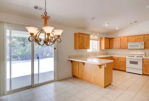 2867 Newbury Ln, Redding, CA 96002 photo 6