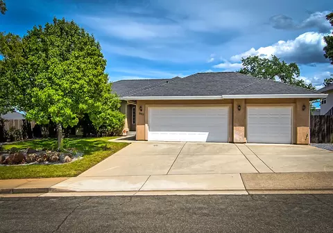 563 Fair Hill Dr, Redding, CA 96003 photo 2