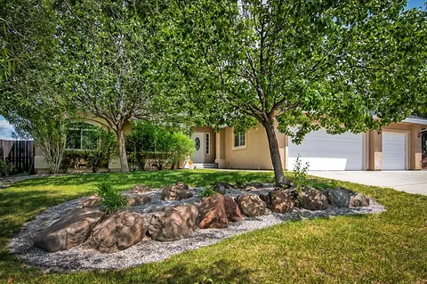 563 Fair Hill Dr, Redding, CA 96003 photo 1