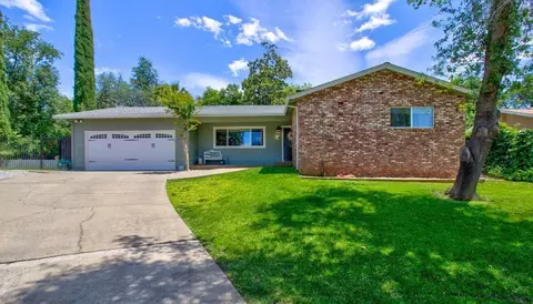 3673 Victoire Way, Redding, CA 96002 photo 2