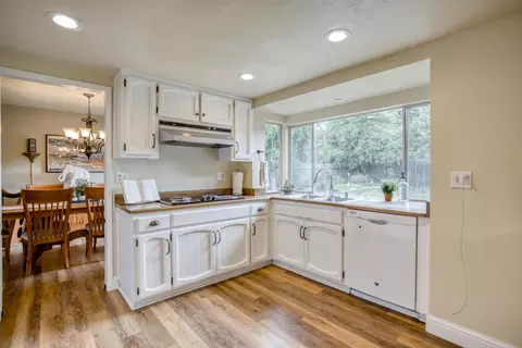 2542 Lake Redding Dr, Redding, CA 96003 photo 49