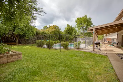 2542 Lake Redding Dr, Redding, CA 96003 photo 25