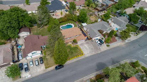 2542 Lake Redding Dr, Redding, CA 96003 photo 79