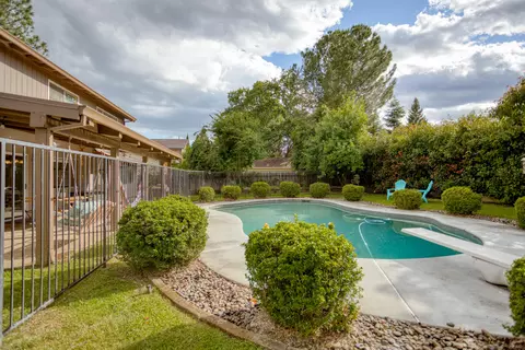 2542 Lake Redding Dr, Redding, CA 96003 photo 28