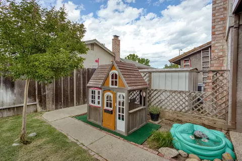 2542 Lake Redding Dr, Redding, CA 96003 photo 34
