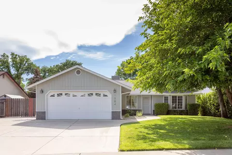 1584 Lavender Way, Redding, CA 96003 photo 3