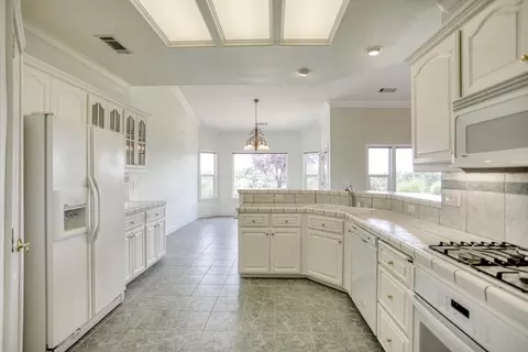 2953 Starburst Dr, Redding, CA 96001 photo 2