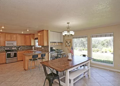 15810 Briarwood, Redding, CA 96001 photo 8