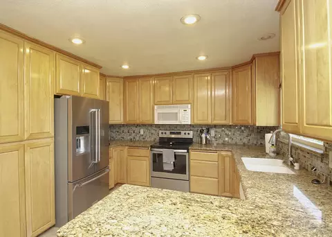 15810 Briarwood, Redding, CA 96001 photo 5
