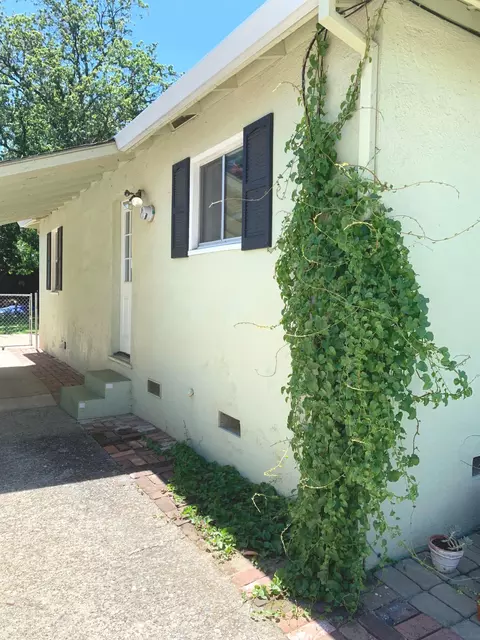 835 Locust St, Redding, CA 96001 photo 15
