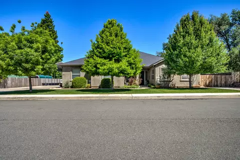 780 Woodacre Dr, Redding, CA 96002 photo 1