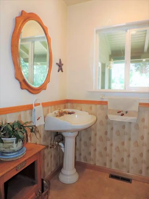37019 Park Ave, Burney, CA 96013 photo 24