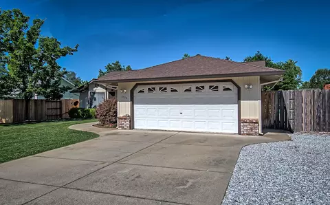 1520 Purple Way, Redding, CA 96003 photo 2
