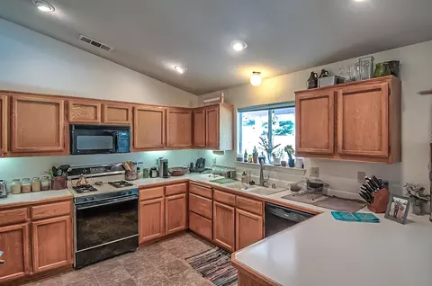 1520 Purple Way, Redding, CA 96003 photo 8