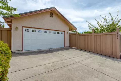 1938 Vineyard Trl, Redding, CA 96003 photo 2