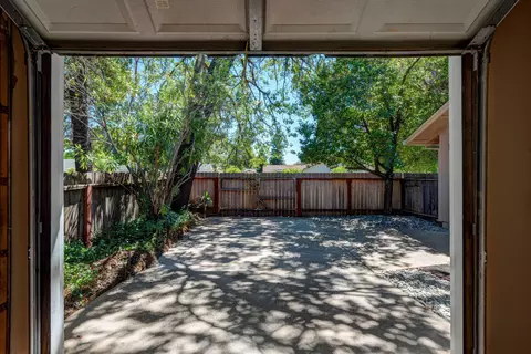 3589 Silverwood St, Redding, CA 96002 photo 31