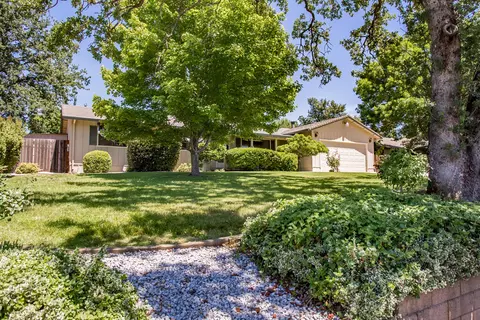 1724 Chicory Ct, Redding, CA 96002 photo 2