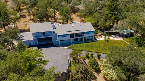 8566 Valley View Rd, Redding, CA 96001 photo 1