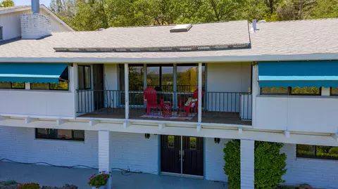 8566 Valley View Rd, Redding, CA 96001 photo 4